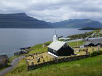 Hübsche Kirche in Nes am Tangafjørður_Insel Eysturoy
